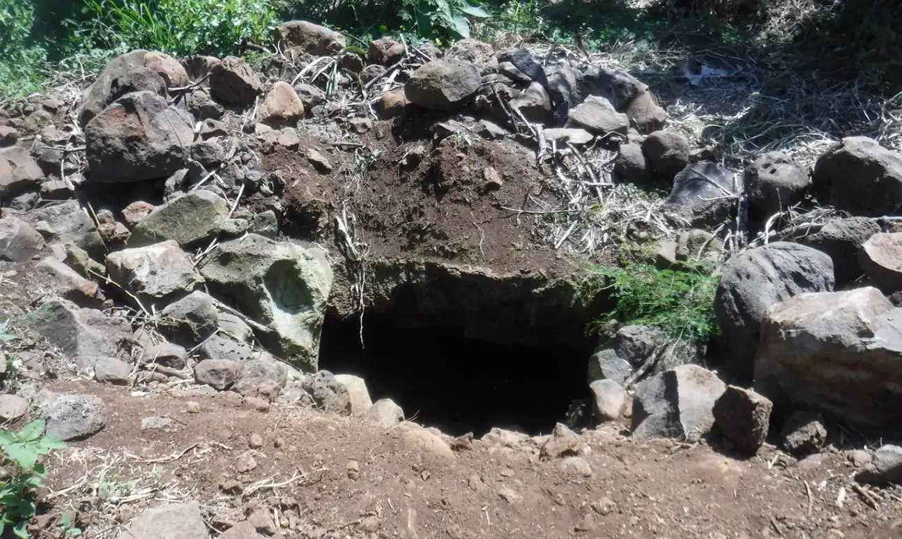 Main-Entrance-of-the-Grotte-de-la-Tortue.webp