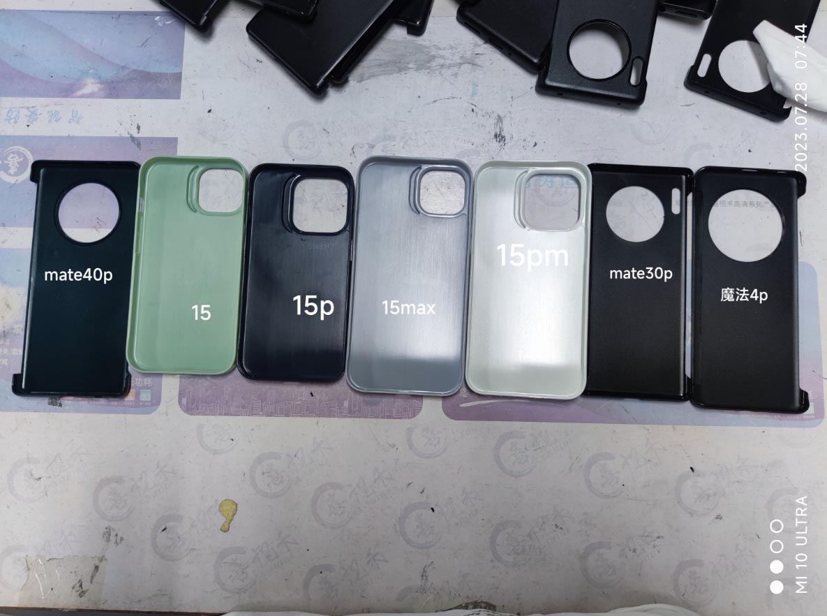 iPhone-15-Pro-Max-case-with-massive-rear-camera-cutout-2.jpg