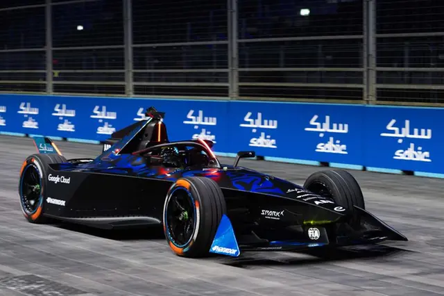 genbeta-x-formula-e-world-indoor-land-speed-record-atttempt.webp