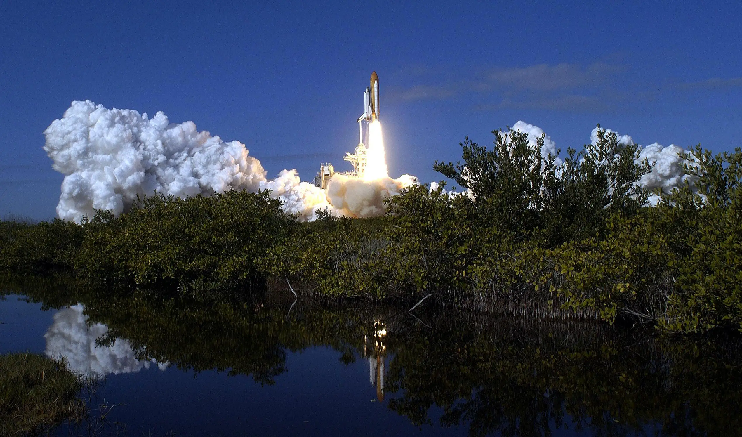 Final-Launch-of-Space-Shuttle-Columbia.webp