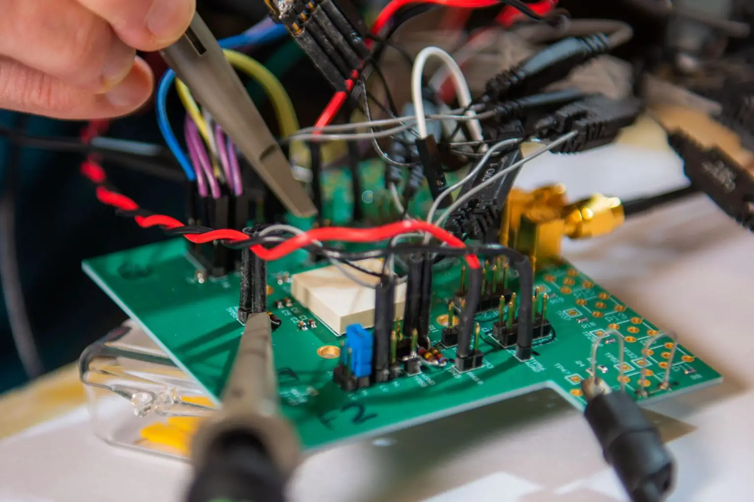 Atomic-Clock-Chip-to-Search-for-Dark-Matter-1536x1024.webp