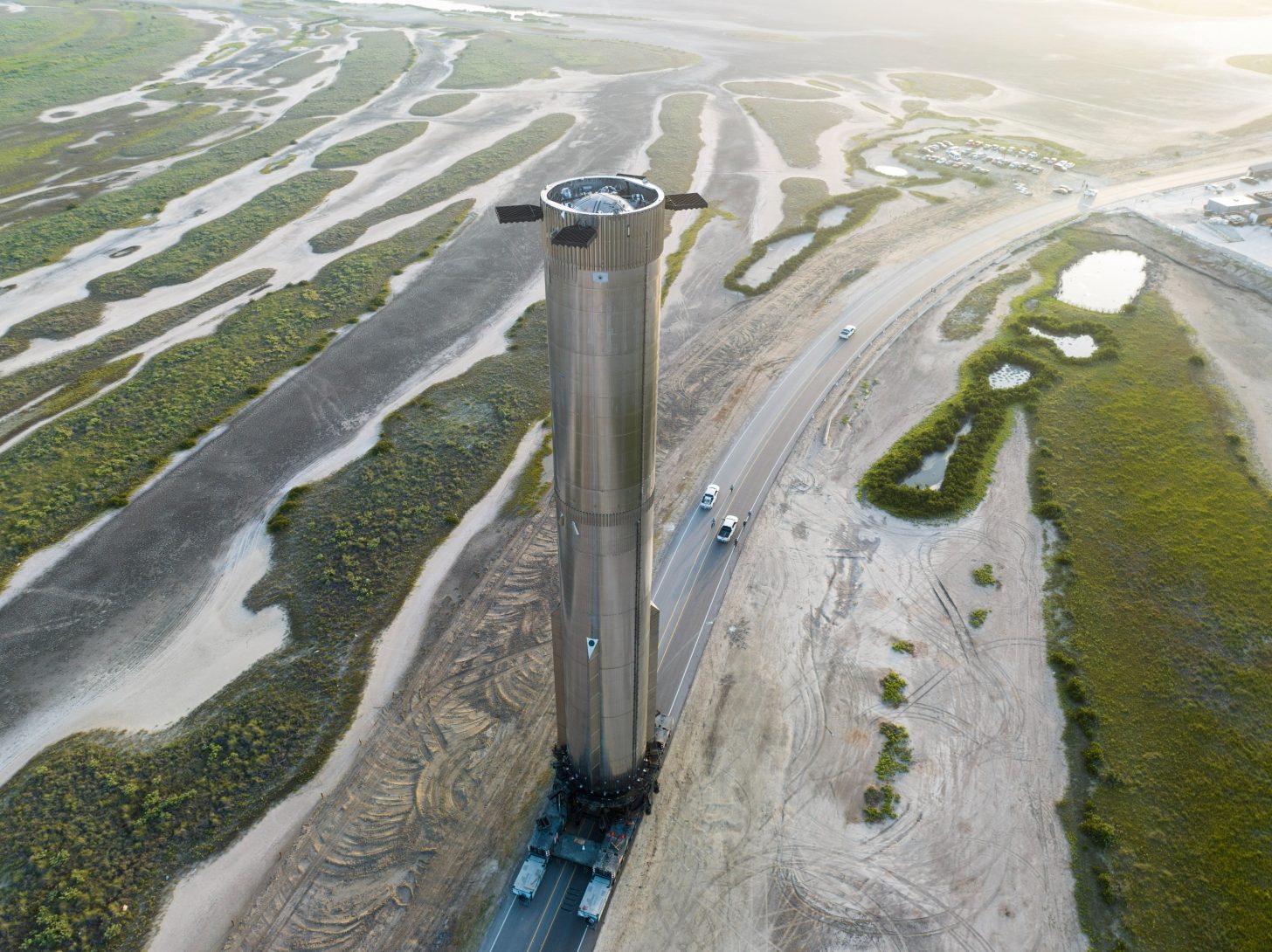 SPACEX-STARSHIP-SUPER-HEAVY-BOOSTER-1456x1090.jpeg