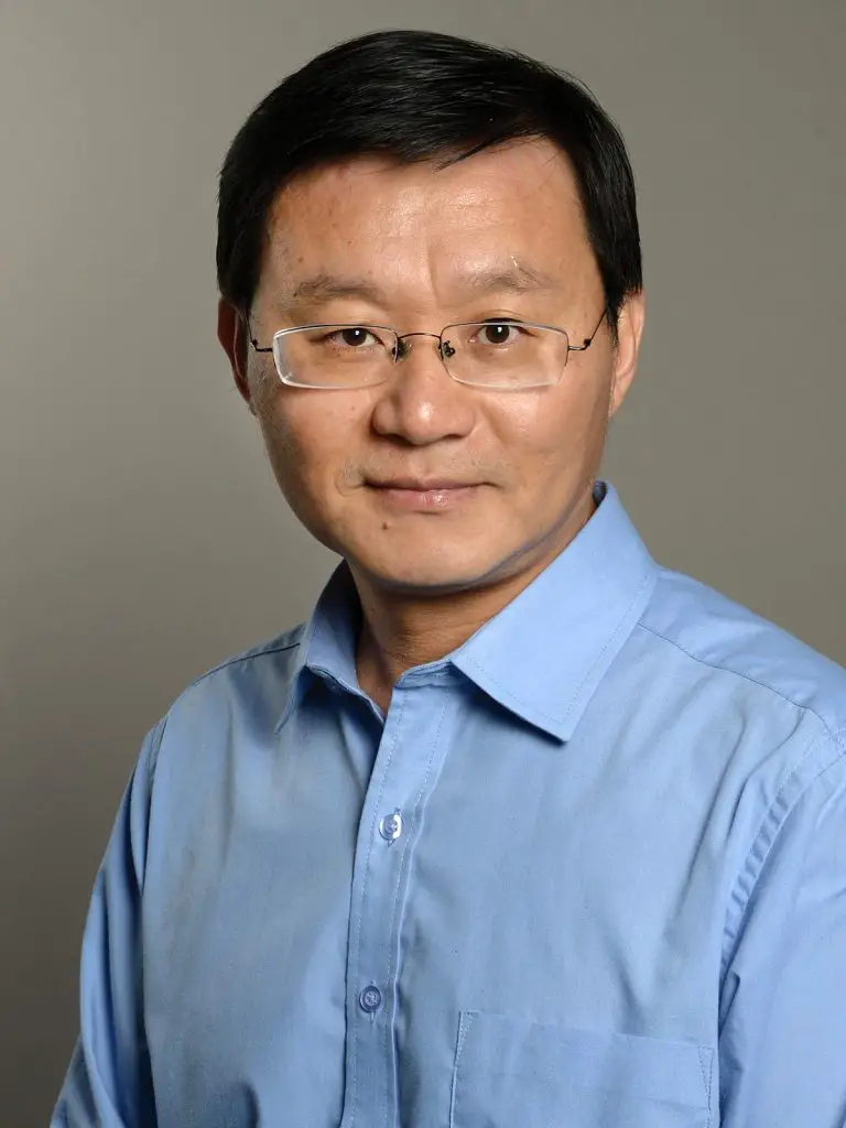 Guoliang-Huang-2-768x1024.webp