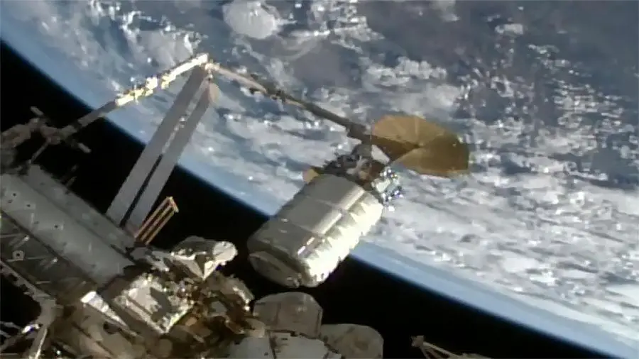 Cygnus-Cargo-Craft-Guided-to-Installation-Point.webp