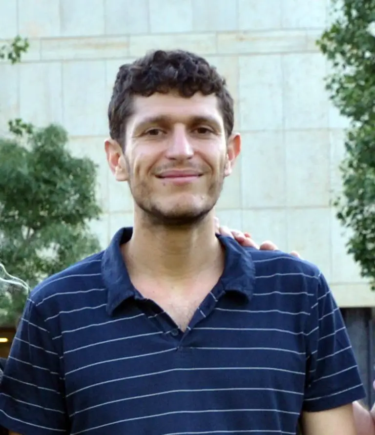 Yonatan-Ossia-768x891.webp