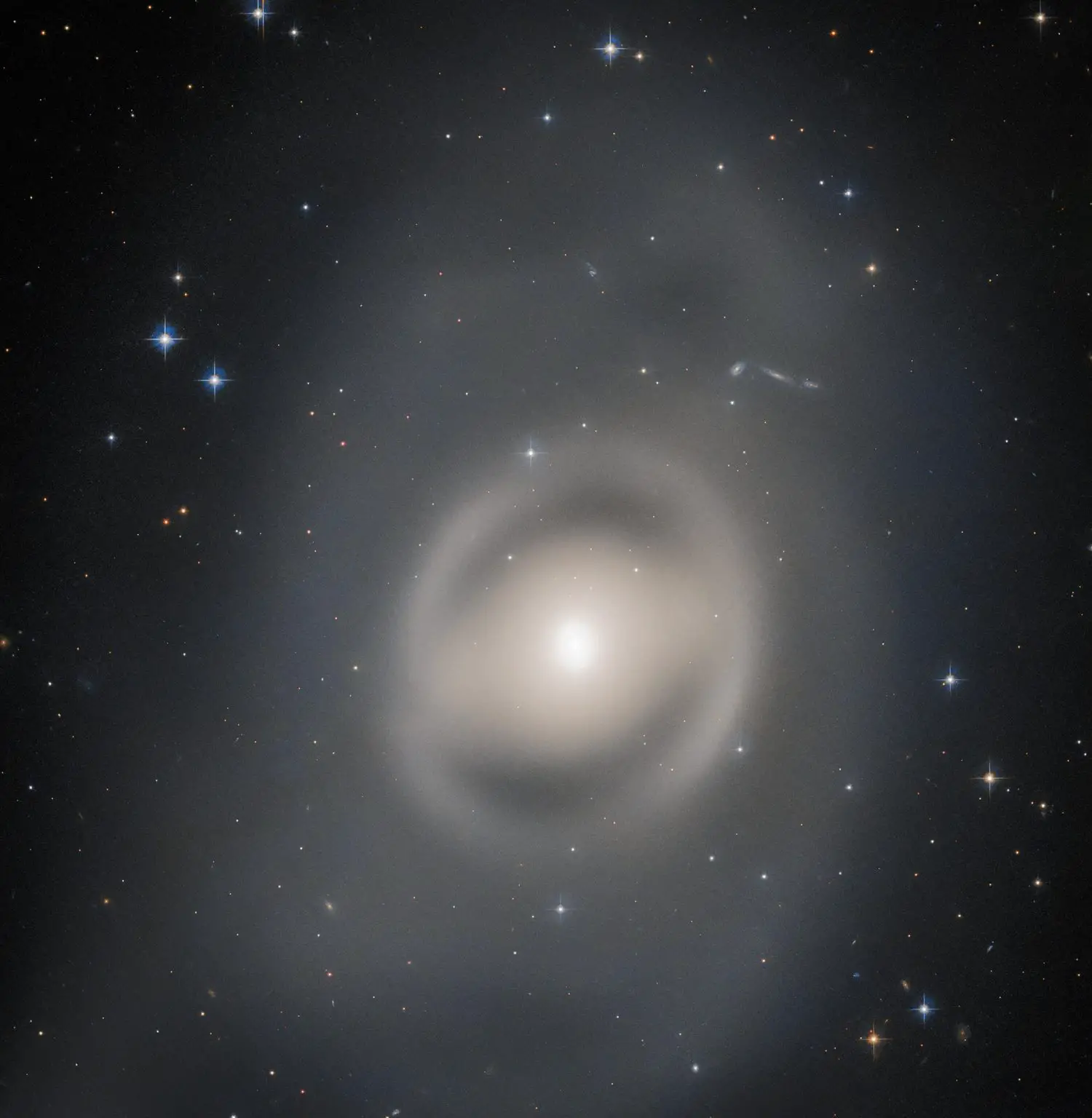 Lenticular-Galaxy-NGC-6684-1500x1536.webp