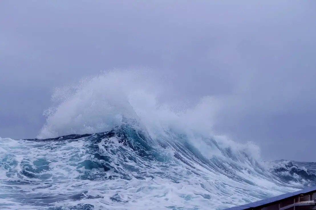 Wave-With-Sea-Spray.webp