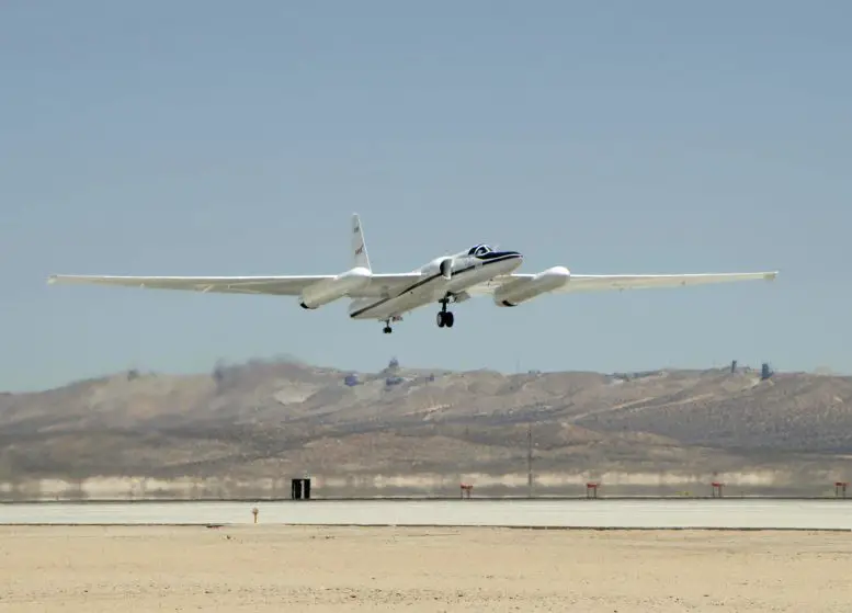 NASA-ER-2-Aircraft-Over-Runway-777x559.webp