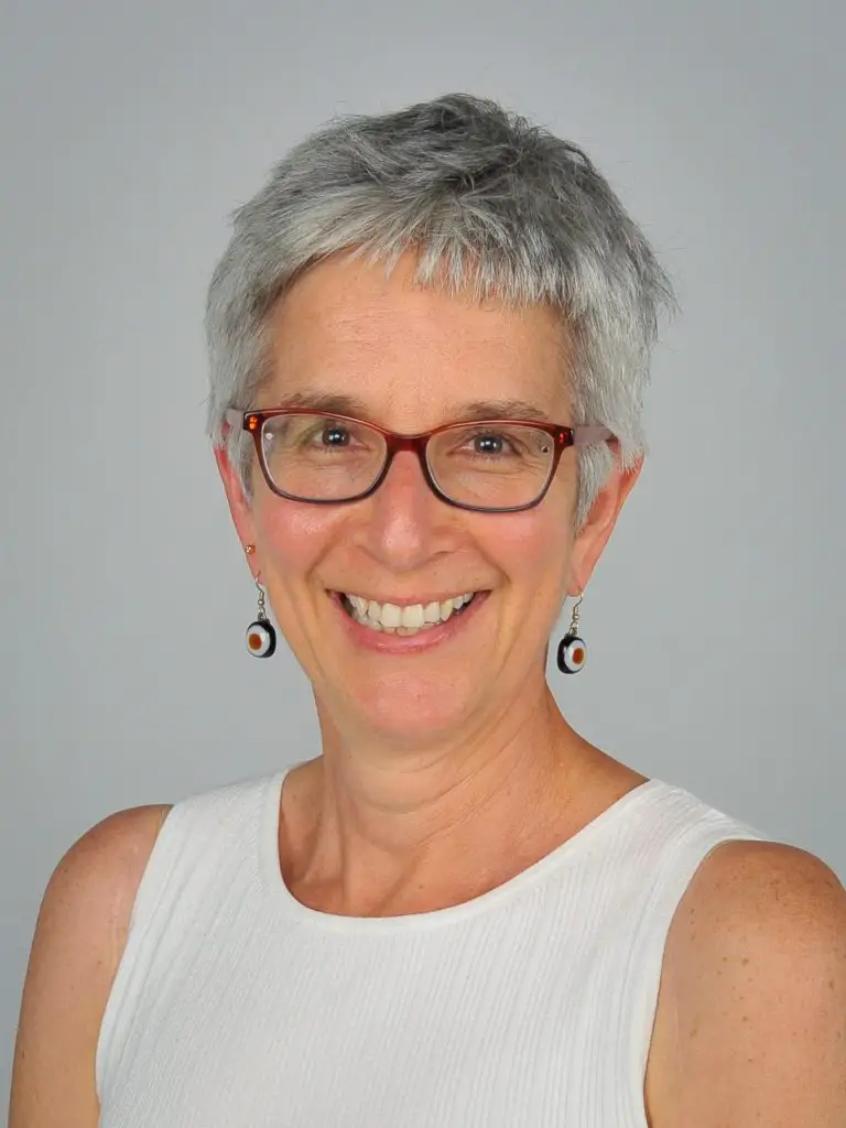 Moira-Smith-768x1024.webp