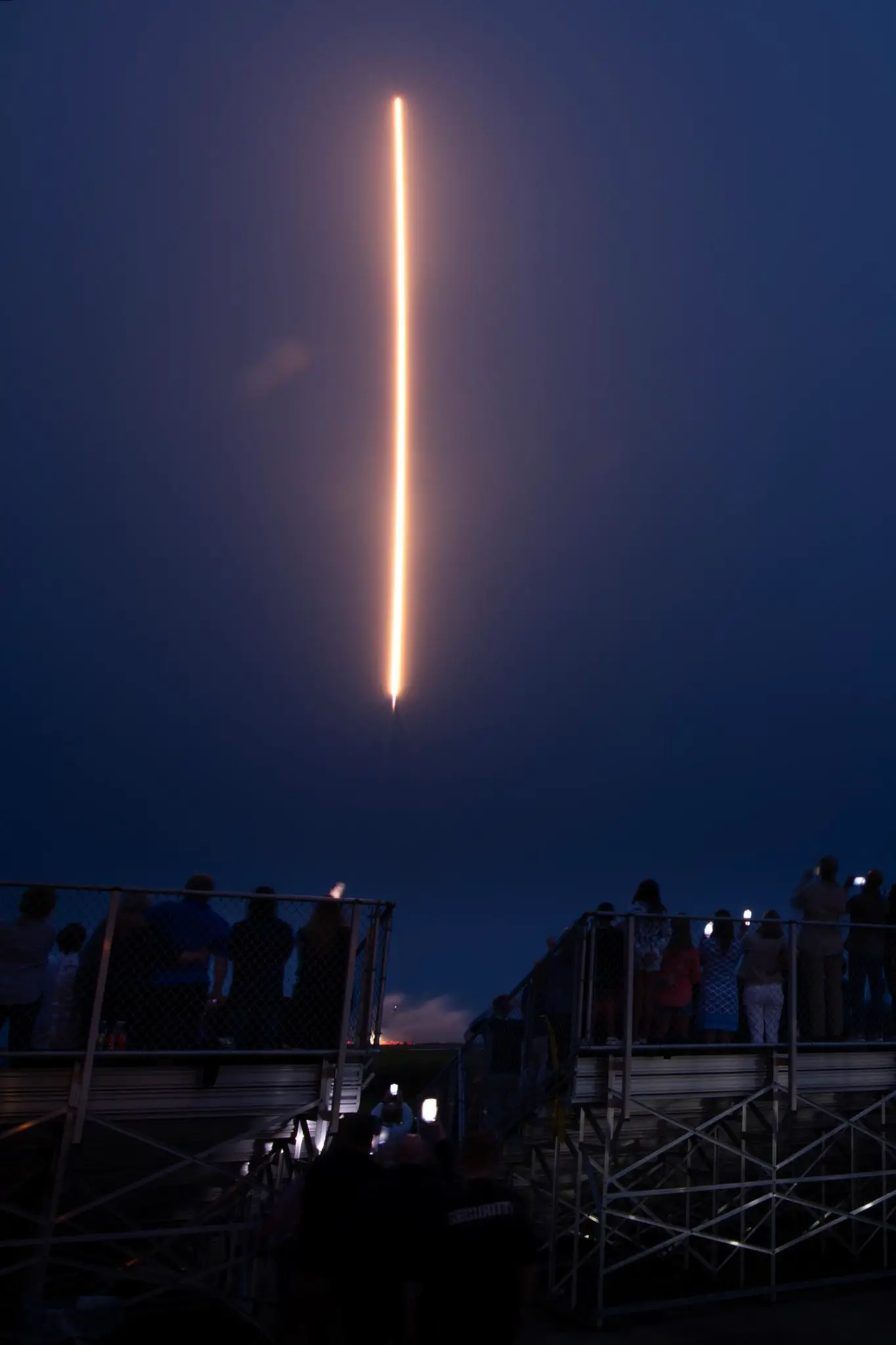 Northrop-Grumman-Cygnus-Resupply-Spacecraft-Launch-Long-Exposure-1365x2048.webp