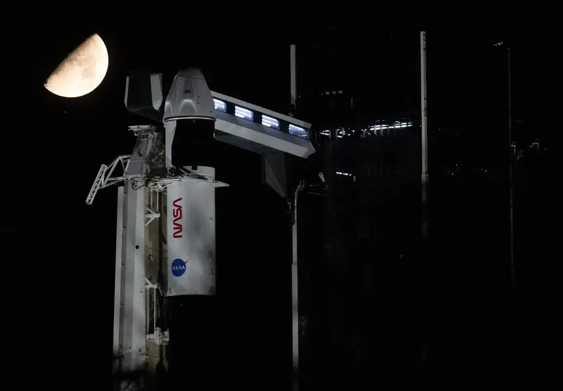 NASA-SpaceX-Falcon-9-Moon-Crew-7-Preflight-2048x1425.webp