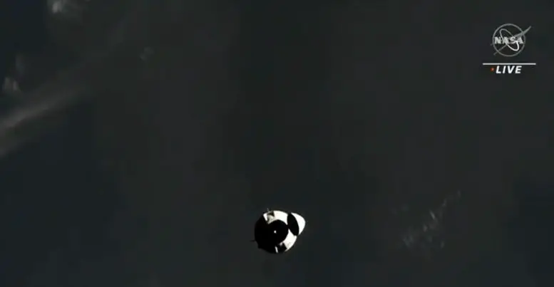 SpaceX-Dragon-Endurance-Spacecraft-Approaches-ISS-777x403.webp