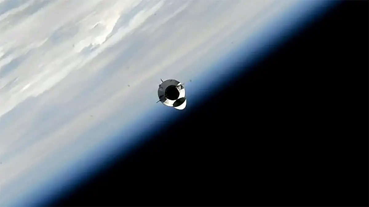 SpaceX-Dragon-Endurance-Spacecraft-Crew-7-Approaches-ISS.webp