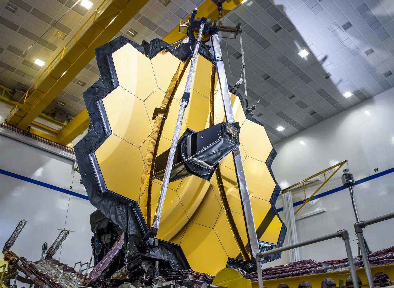 James-Webb-Space-Telescope-Mirror-Deployed-1536x1125.webp