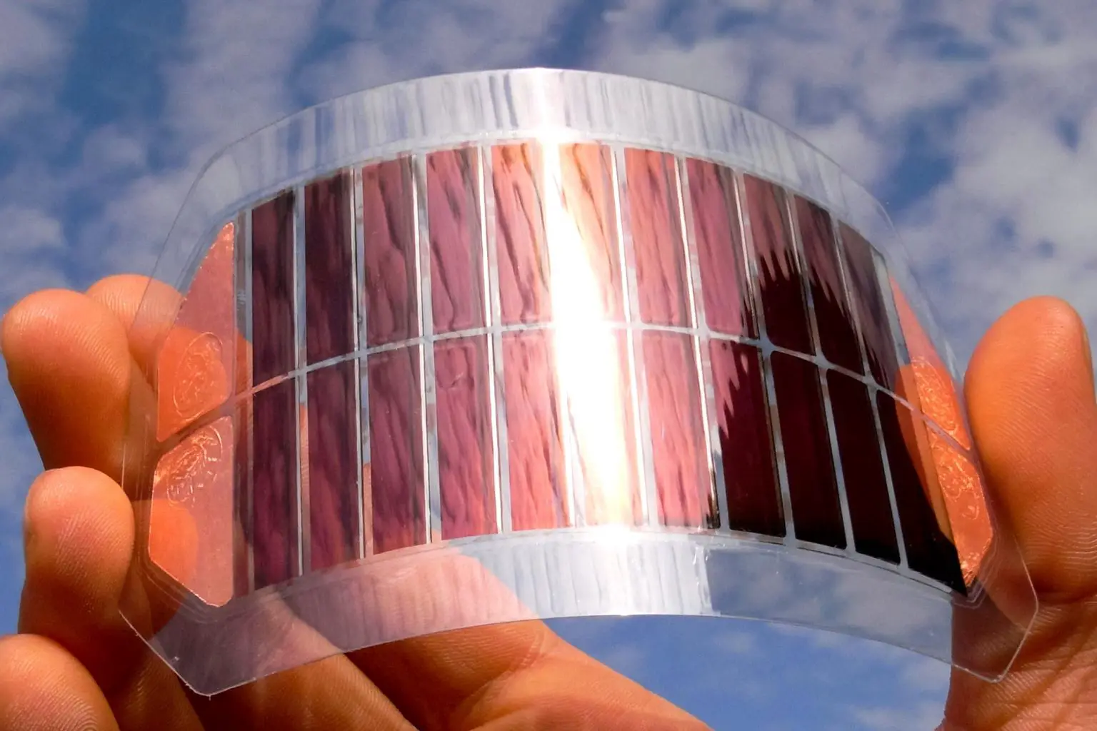 Flexible-Solar-Cell-1536x1024.webp