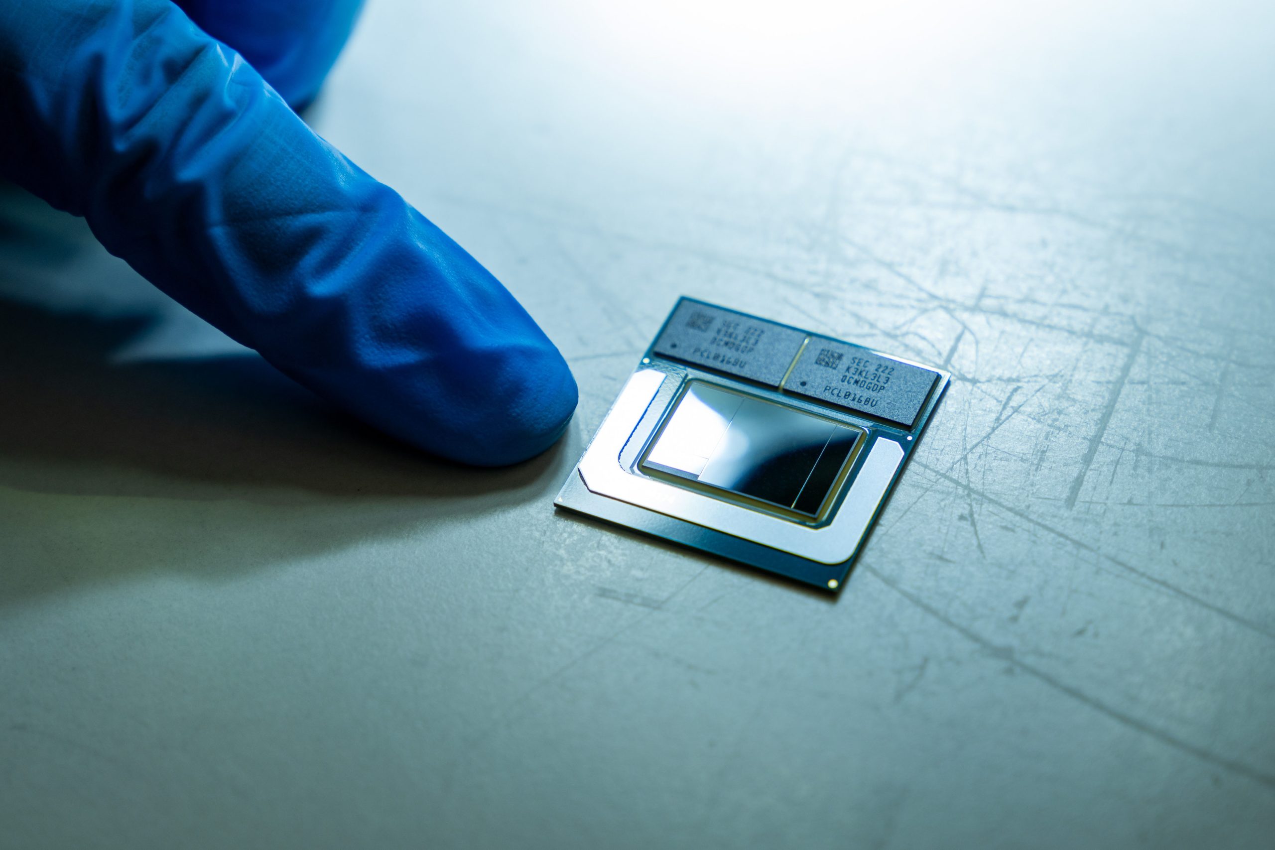 Intel-AZ-packaging-4-scaled.jpg