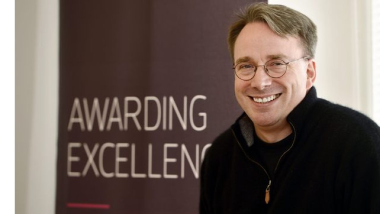 1652068051_linus_torvalds_happy_(source-_subpng)_story.jpg
