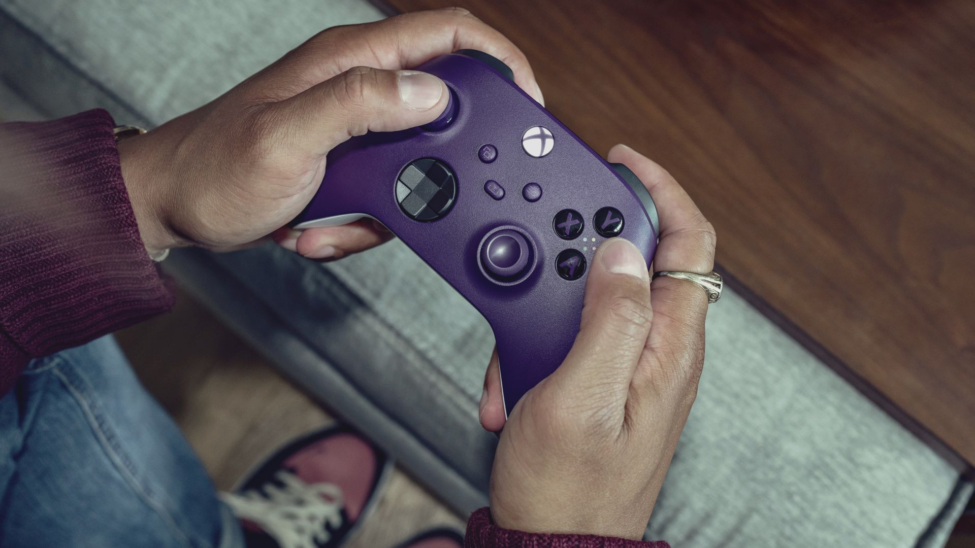 1694528647_xbox-wireless-controller---astral-purple-d00ad373f7e2a3513918.jpg