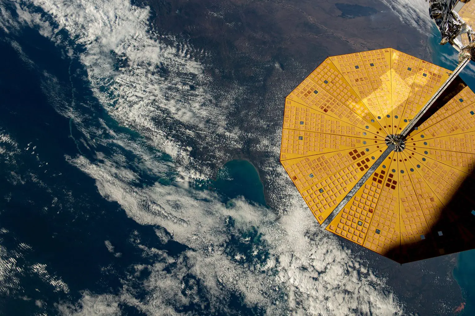 ISS-Over-Northeastern-Coast-of-Australia-1536x1024.webp