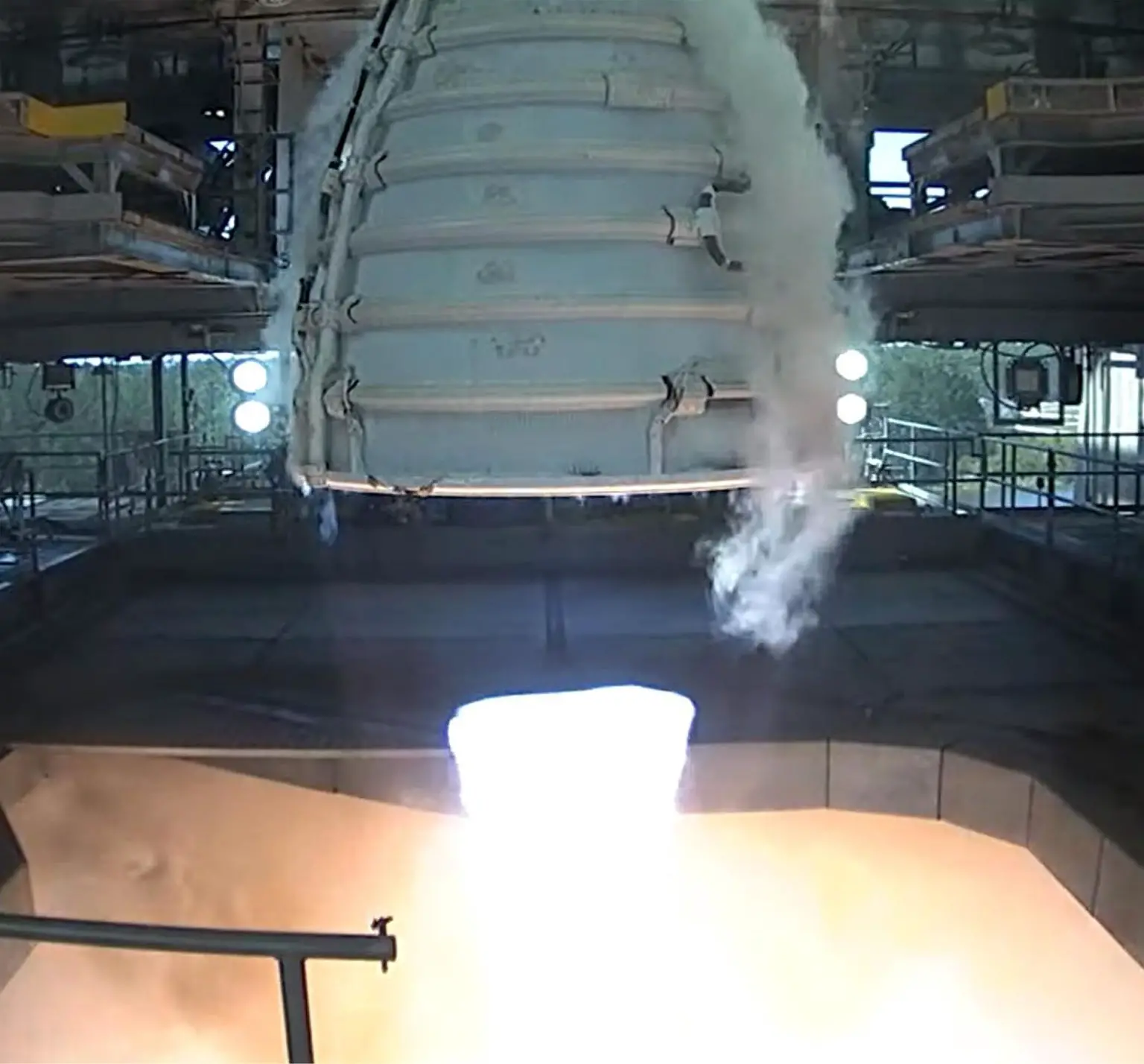 Long-Duration-Hot-Fire-of-RS-25-Certification-Engine-1536x1428.webp