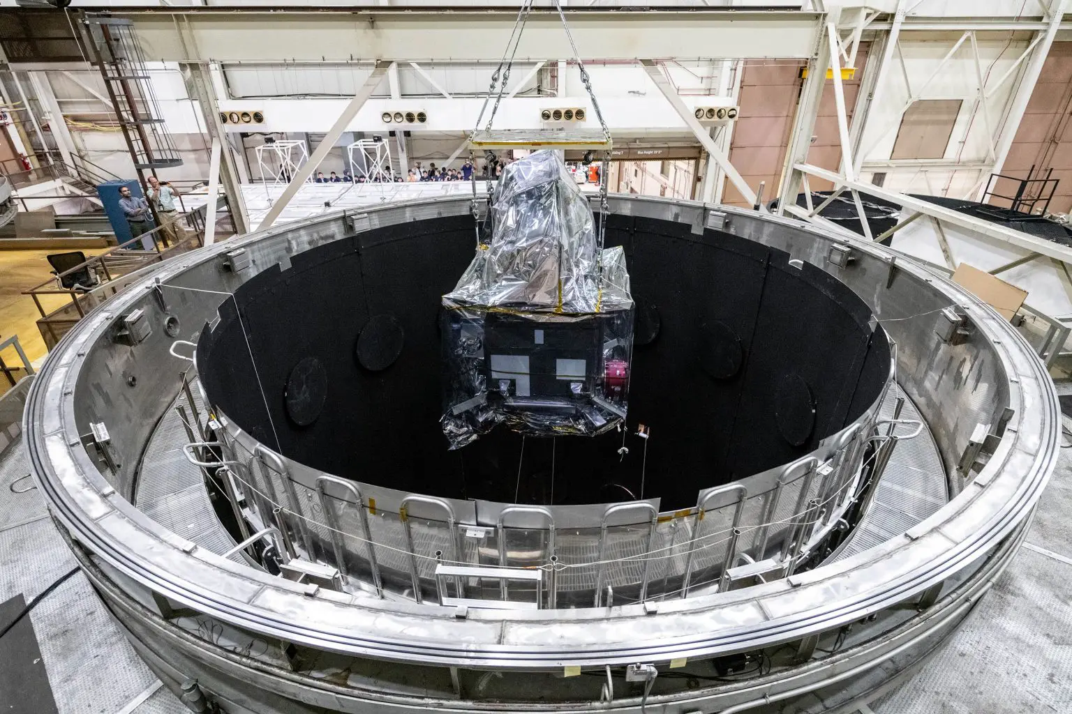 PACE-Observatory-Enters-Thermal-Vacuum-Chamber-1536x1024.webp
