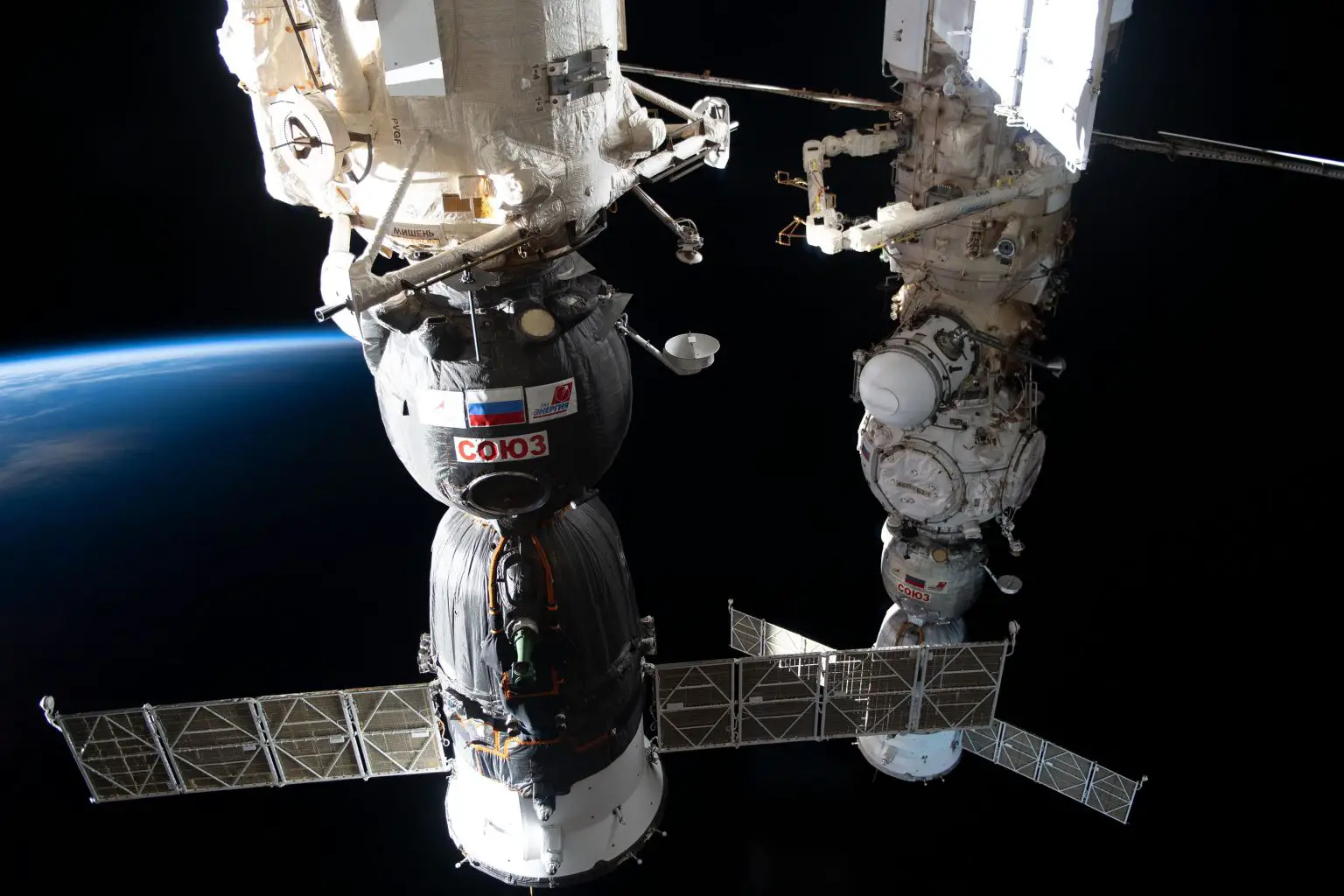 Soyuz-MS-24-and-MS-23-Crew-Ships-in-Space-1536x1024.webp