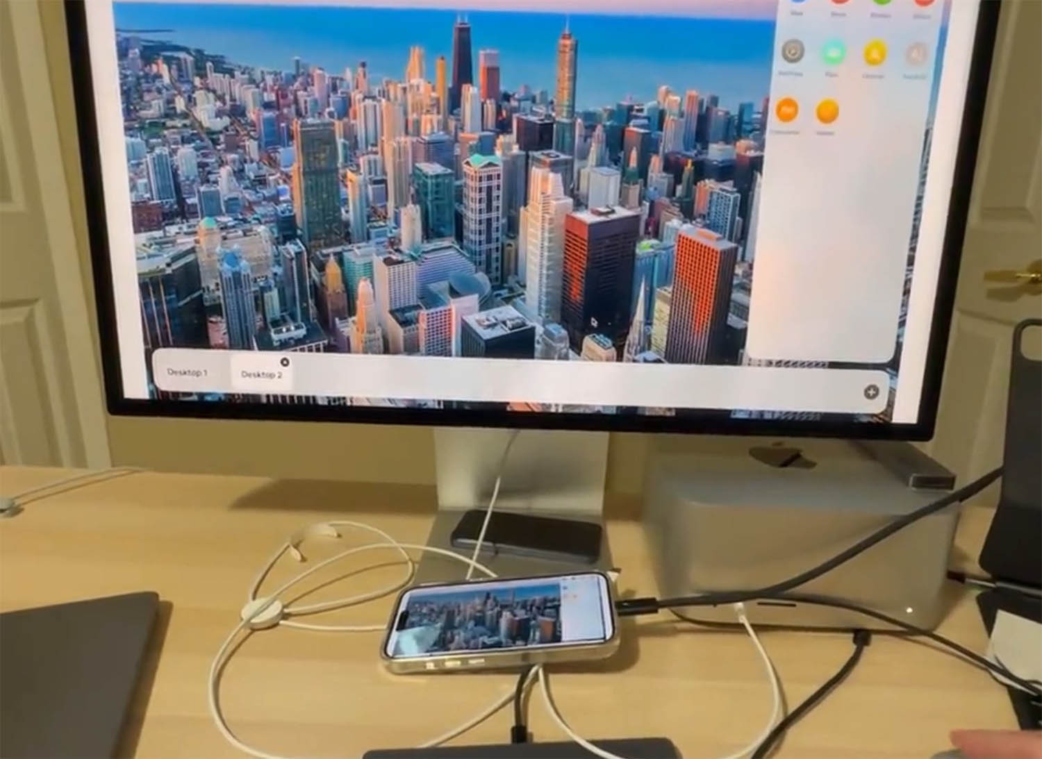 iPhone-15-Pro-connected-to-the-Apple-Studio-Display.jpg