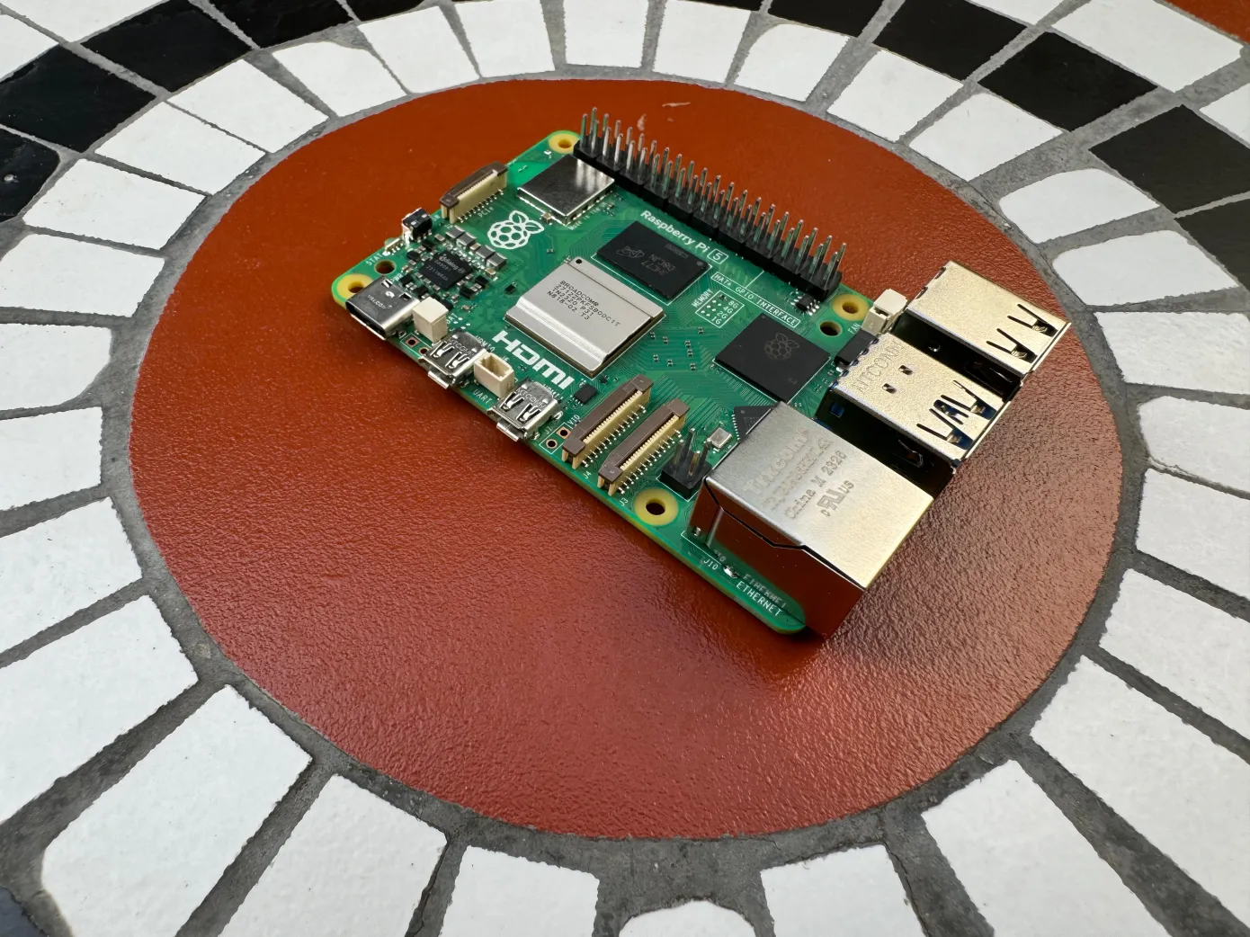 Raspberry-Pi-5-1.webp