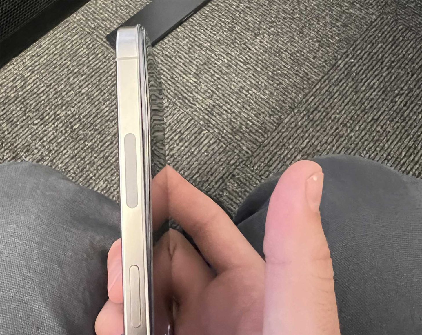 iPhone-15-Pro-battery-swollen-battery-symptoms-1456x1156.jpg