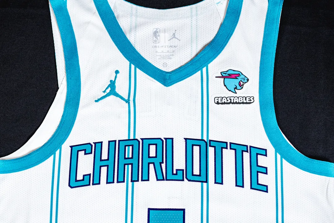 Feastables_x_Hornets_2.webp