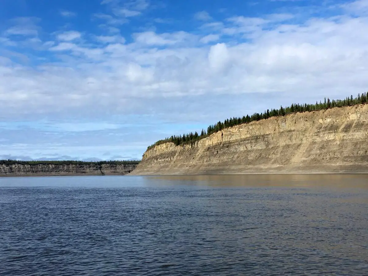 Sedimentary-Rocks-Mackenzie-River.webp