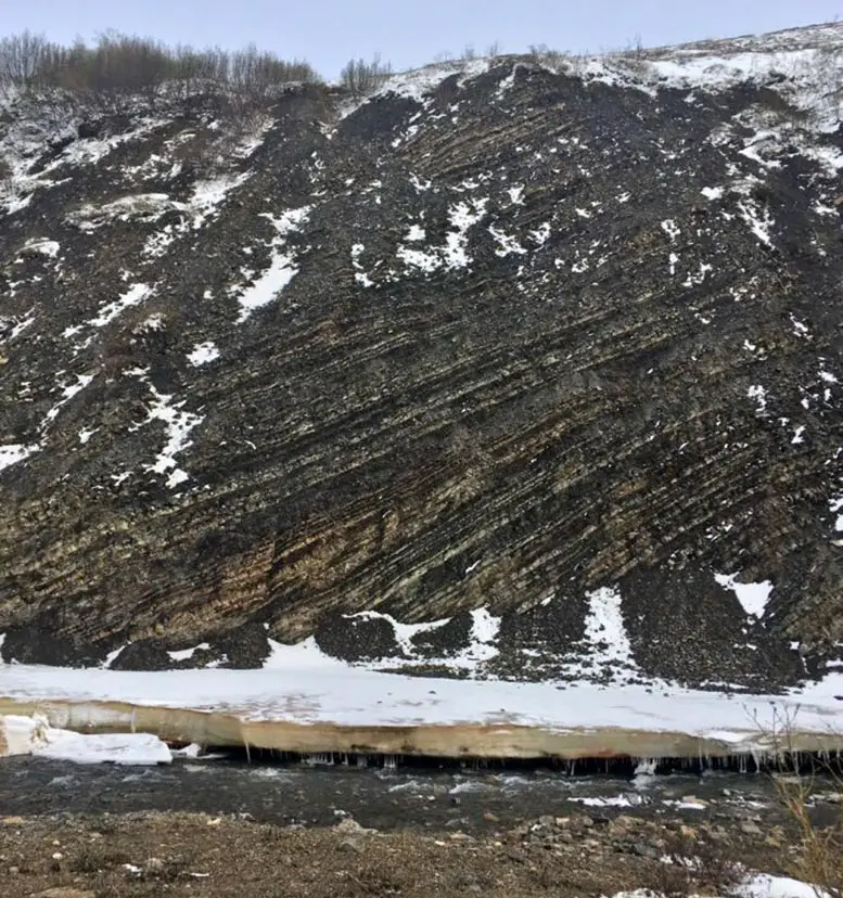 Shale-Rocks-Mackenzie-Mountains.webp