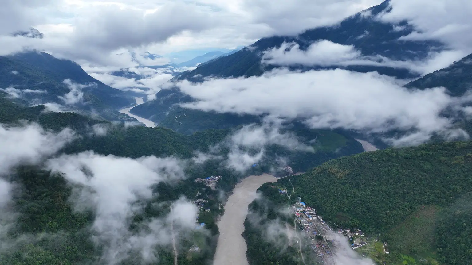 Moisture-Yarlung-Tsangpo-Grand-Canyon-Channel-1536x864.webp
