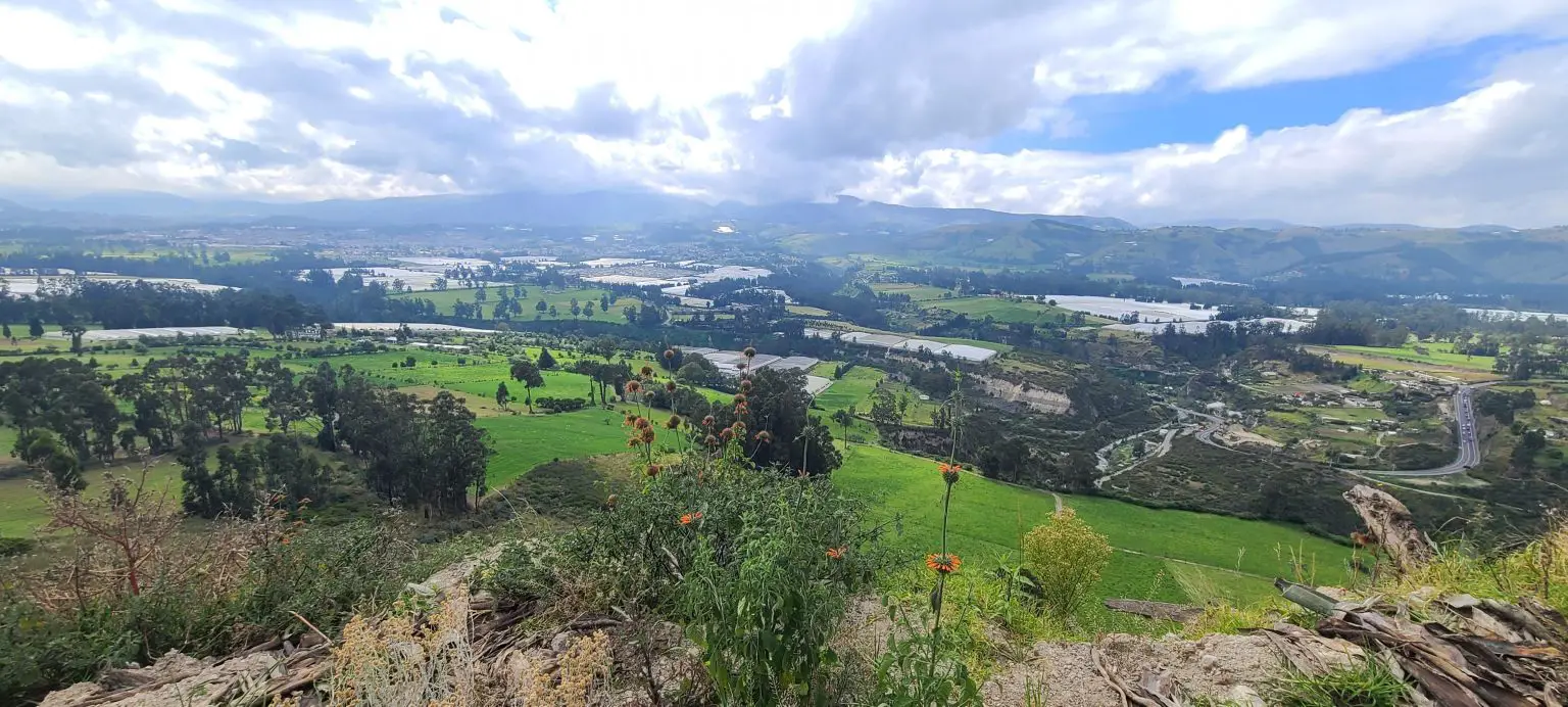 Pedro-Moncayo-Ecuador-1536x692.webp