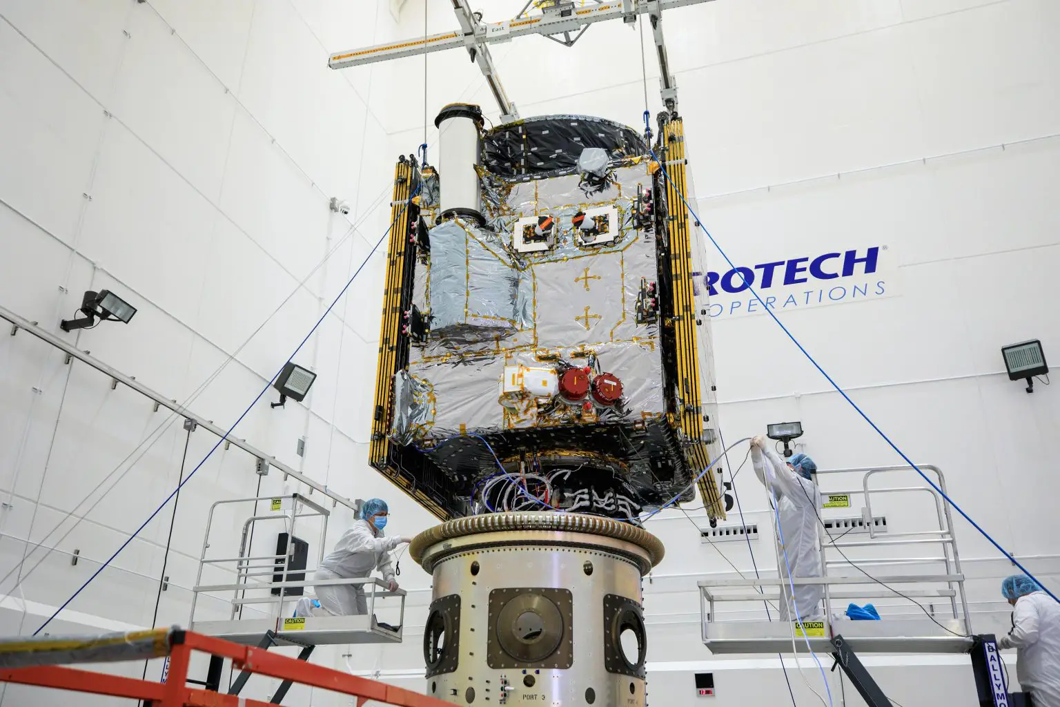 Technicians-Work-on-NASAs-Psyche-Spacecraft-1536x1024.webp