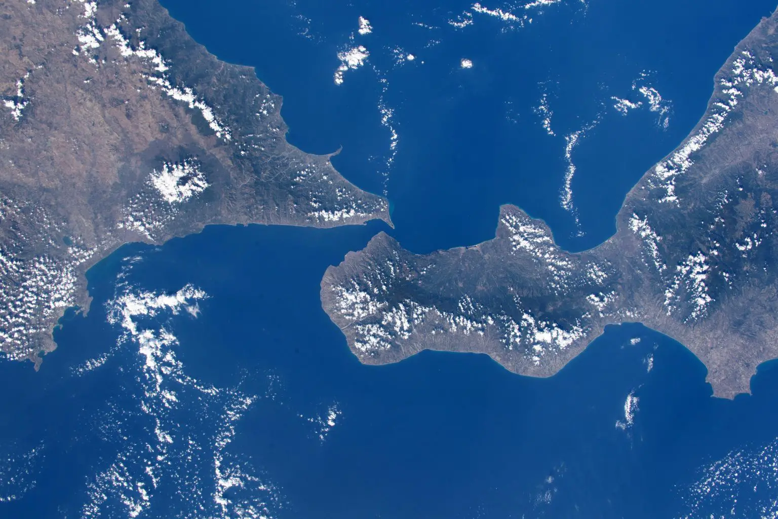 Sicily-and-Southern-Italy-From-ISS-1536x1024.webp
