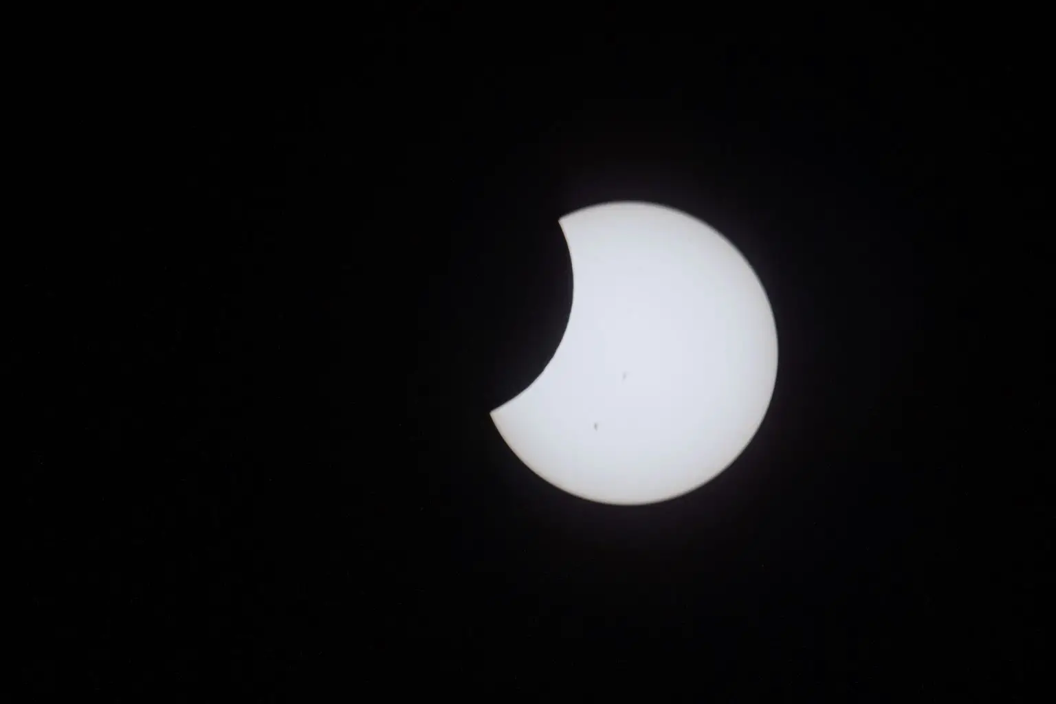 Annular-Solar-Eclipse-From-ISS-1536x1024.webp