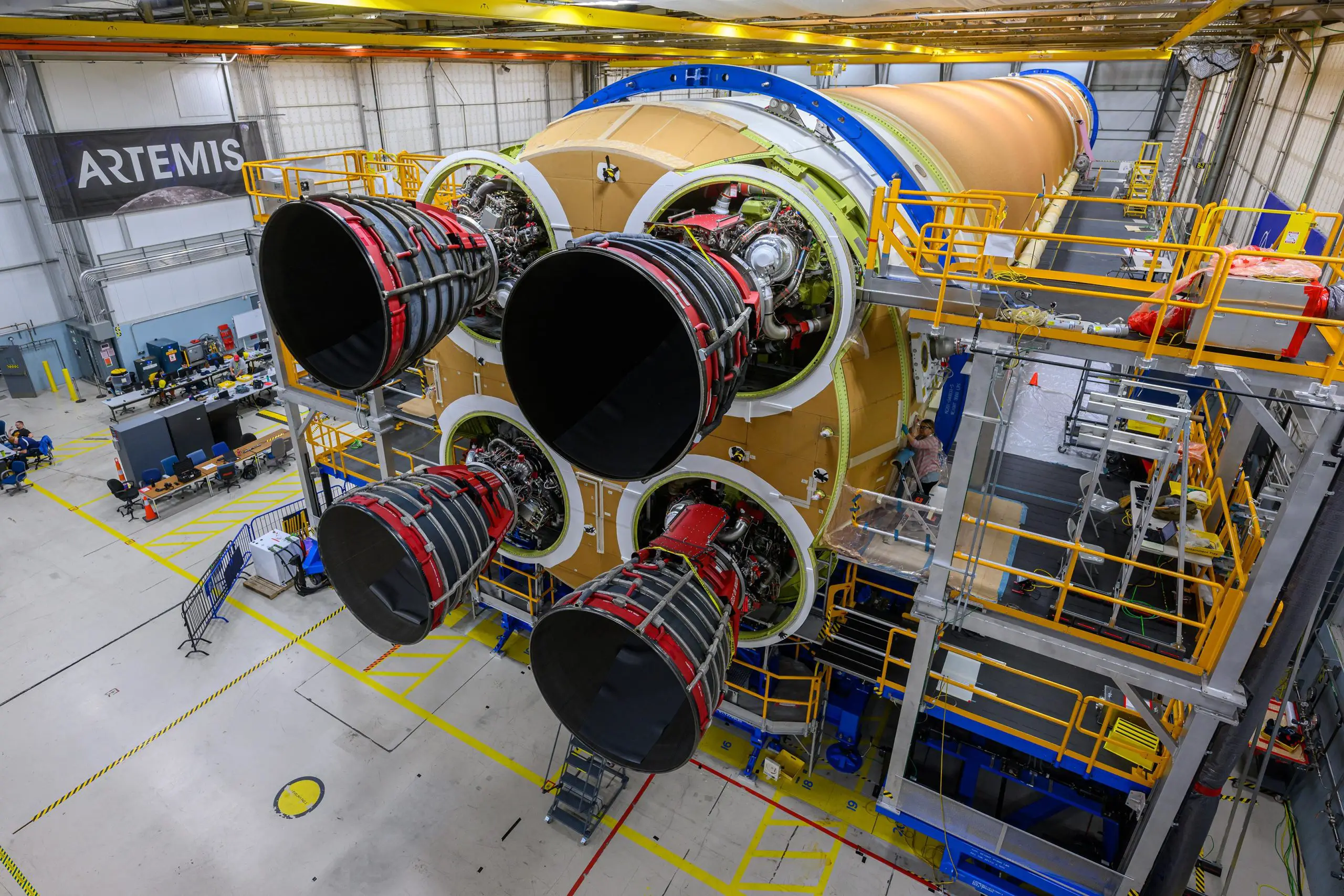 All-Four-RS-25-Engines-Installed-Rocket-Core-Stage-scaled.webp