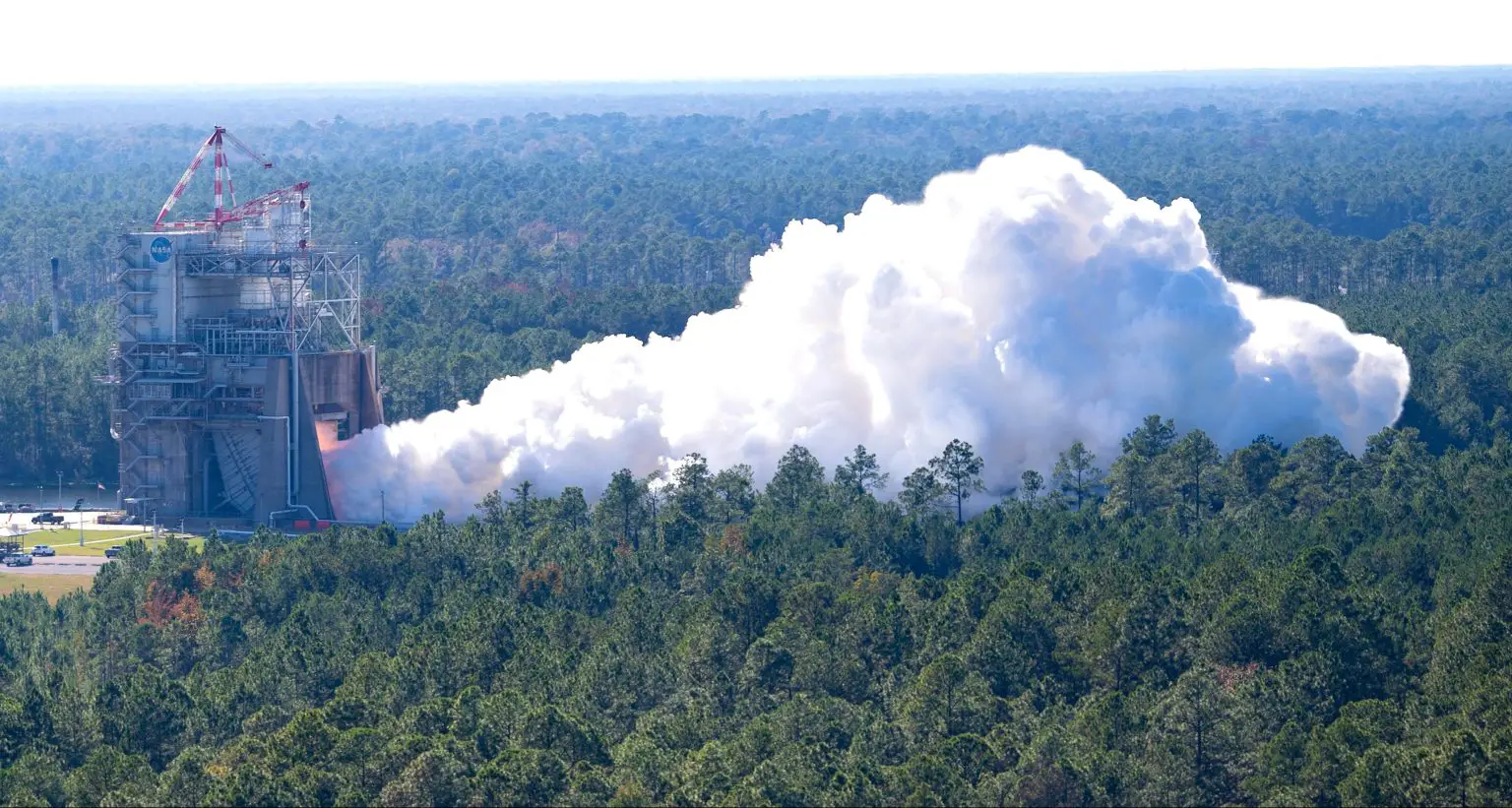 NASA-Hot-Fire-New-RS-25-Engine-Certification-Test-Series-1536x821.webp