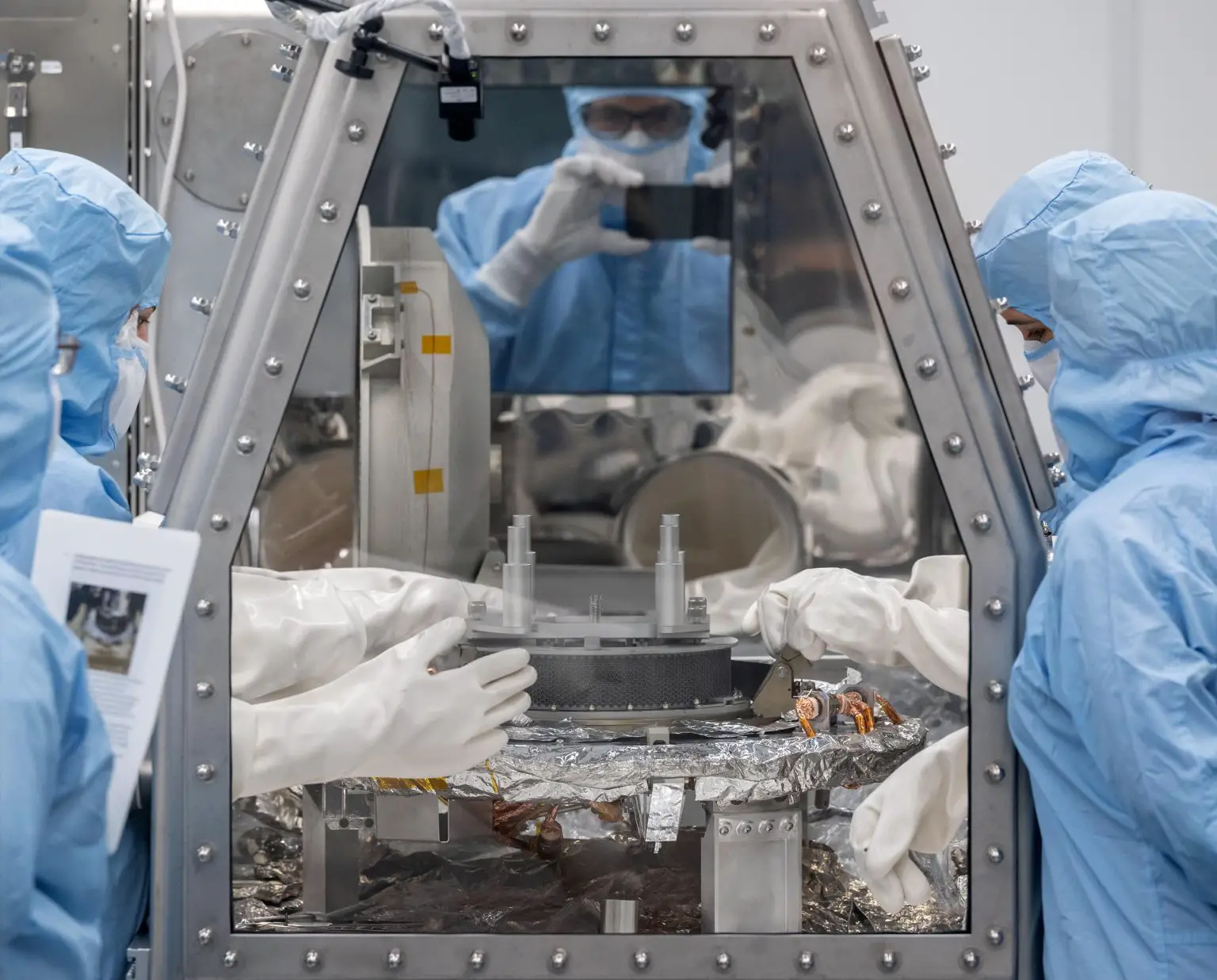 OSIRIS-REx-Curation-TAGSAM-Flip-1536x1237.webp
