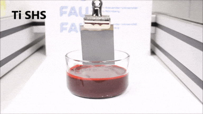 Aerophilic-Surface-Keeps-Dry.gif