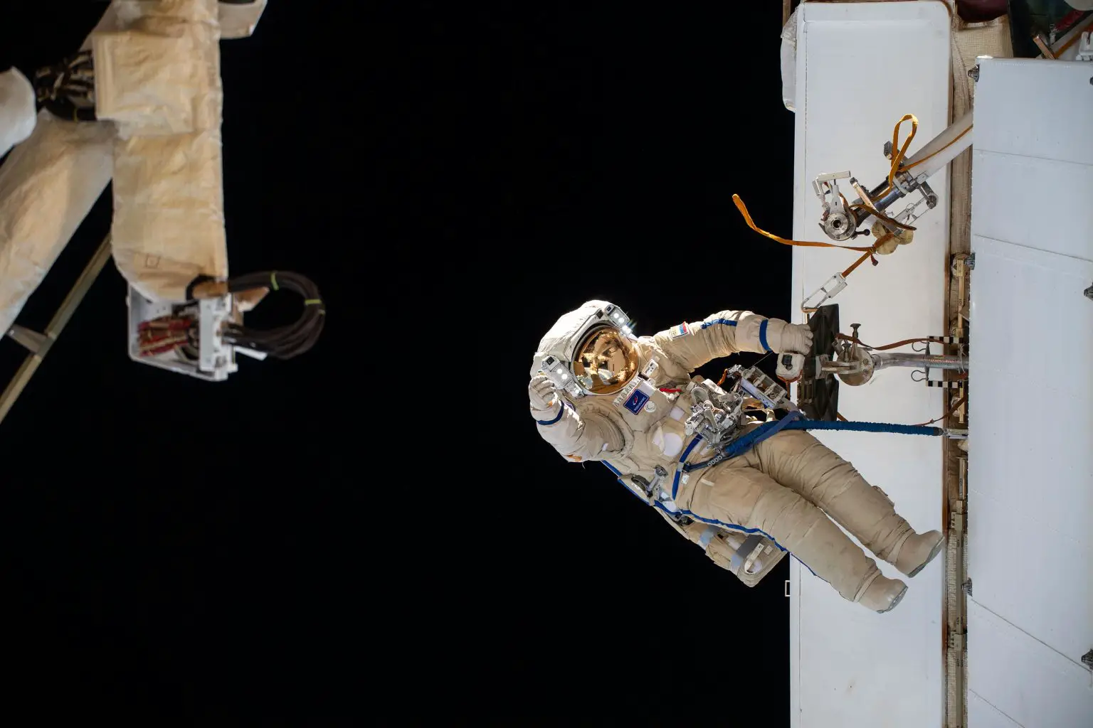 Roscosmos-Spacewalker-Nikolai-Chub-1536x1024.webp