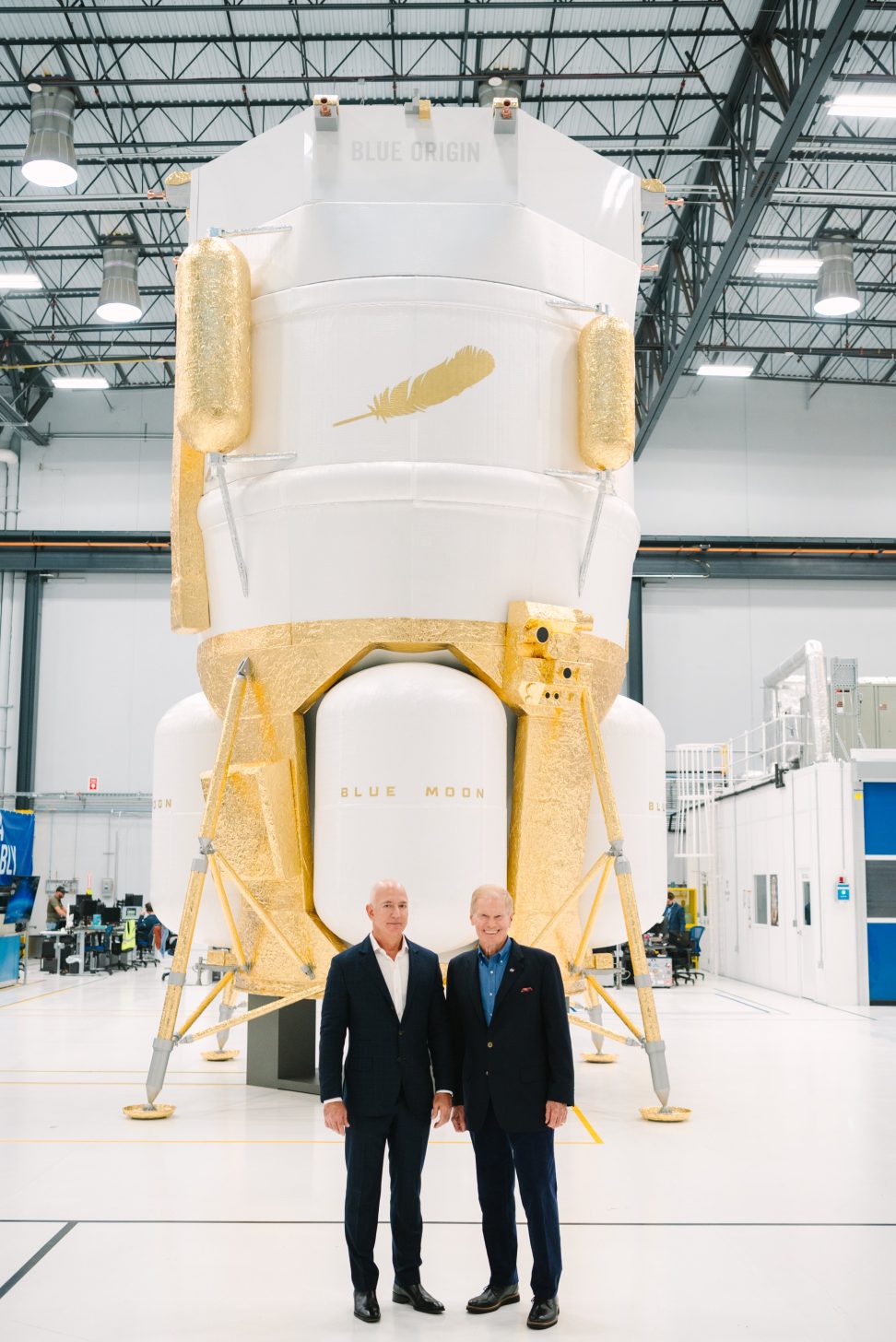 NASA-BLUE-ORIGIN-3-972x1456.jpeg