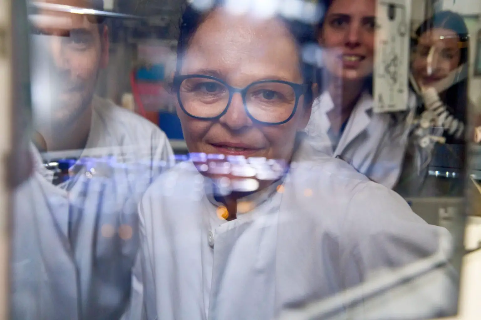Tanja-Schneider-and-Her-Team-1536x1024.webp