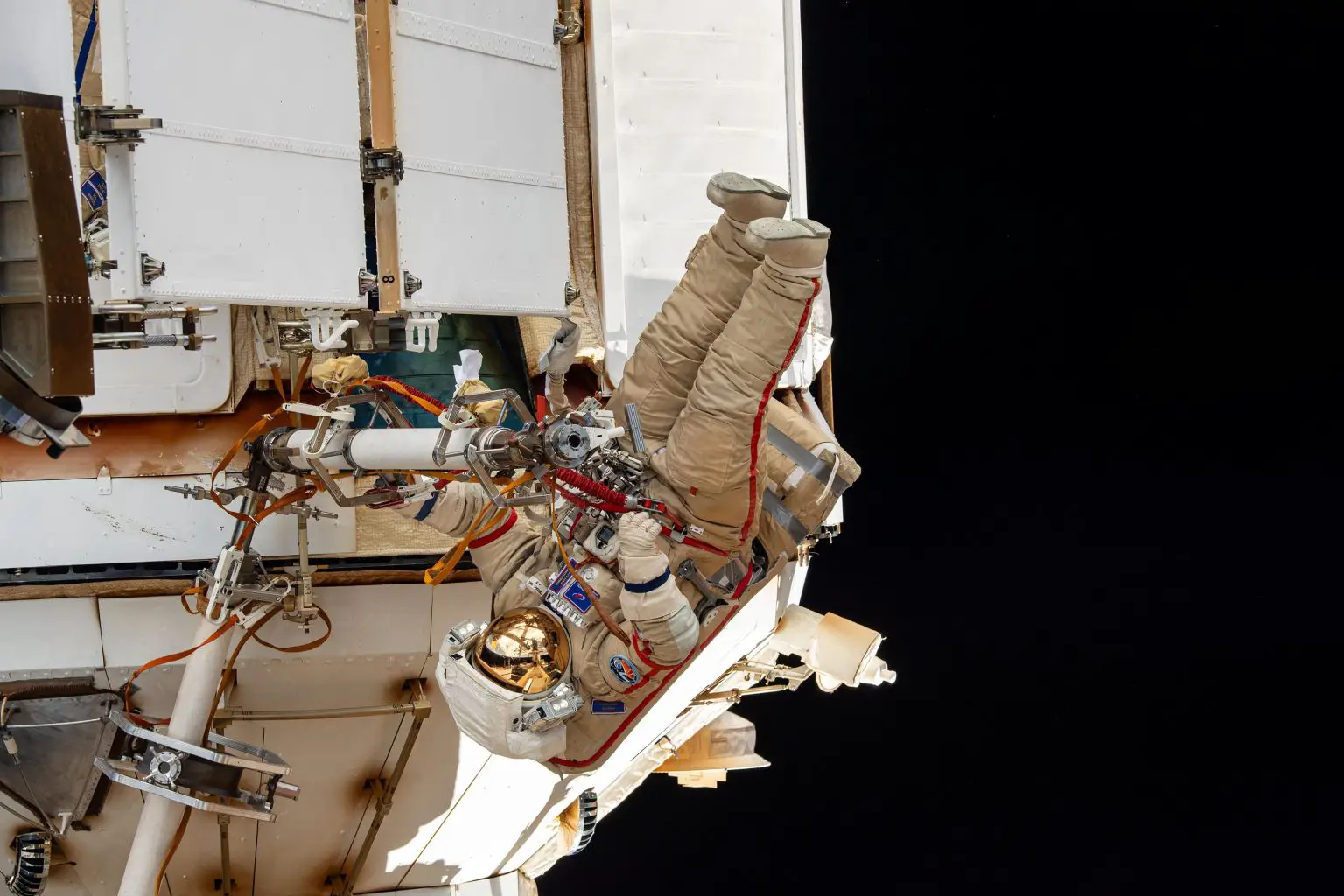 Roscosmos-Cosmonaut-Spacewalker-Oleg-Kononenko-1536x1024.webp