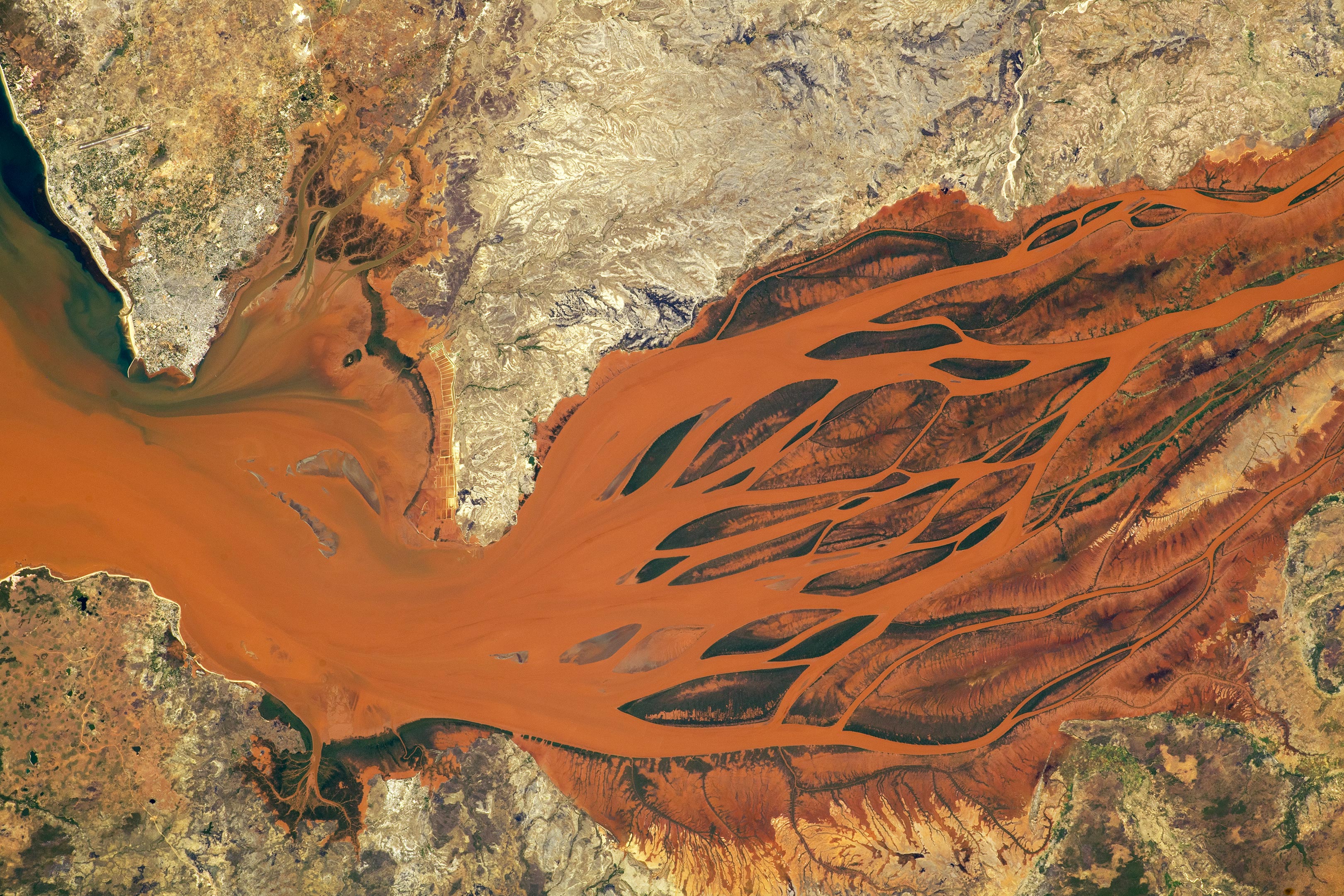 Betsiboka-River-Delta-in-Madagascar-September-2023.jpg
