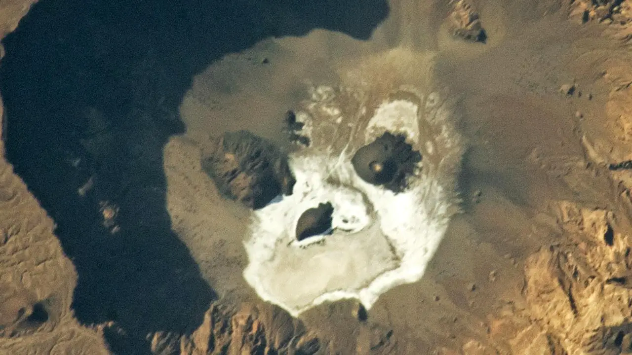 Trou-au-Natron-Ghostly-Face.webp