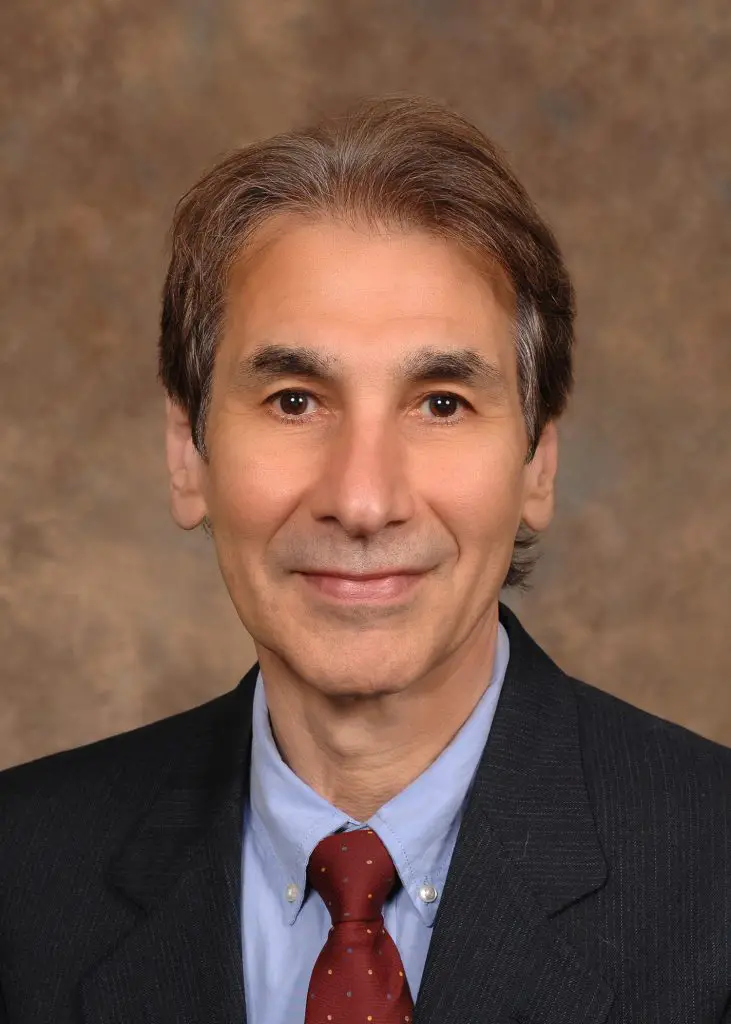 Robert-Krikorian-1-731x1024.webp