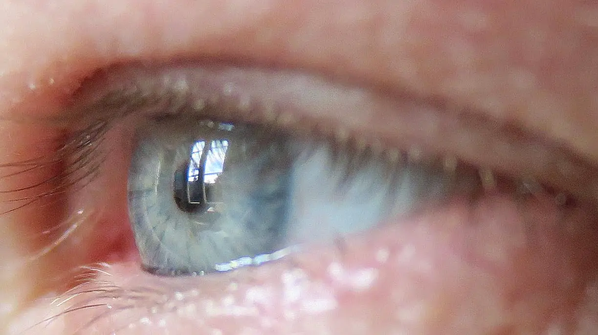 Diabetes-Eye-Implant.webp