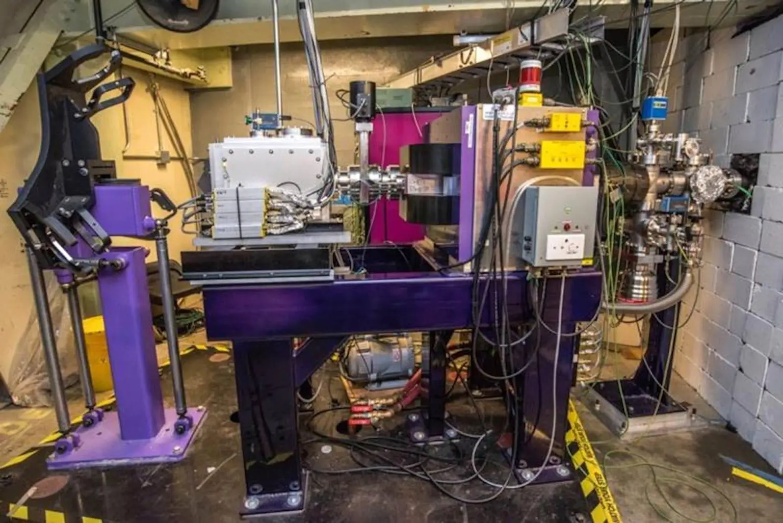 Lawrence-Berkeley-National-Laboratory-Experiments-Weigh-Superheavy-Elements-1536x1026.webp